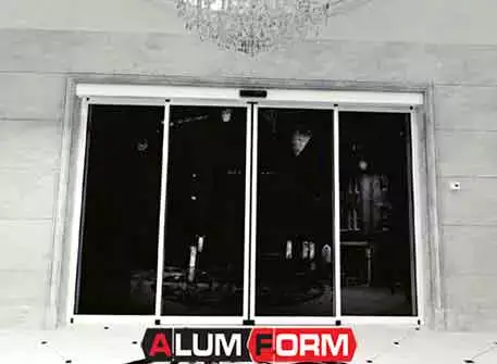 Automatic glass door